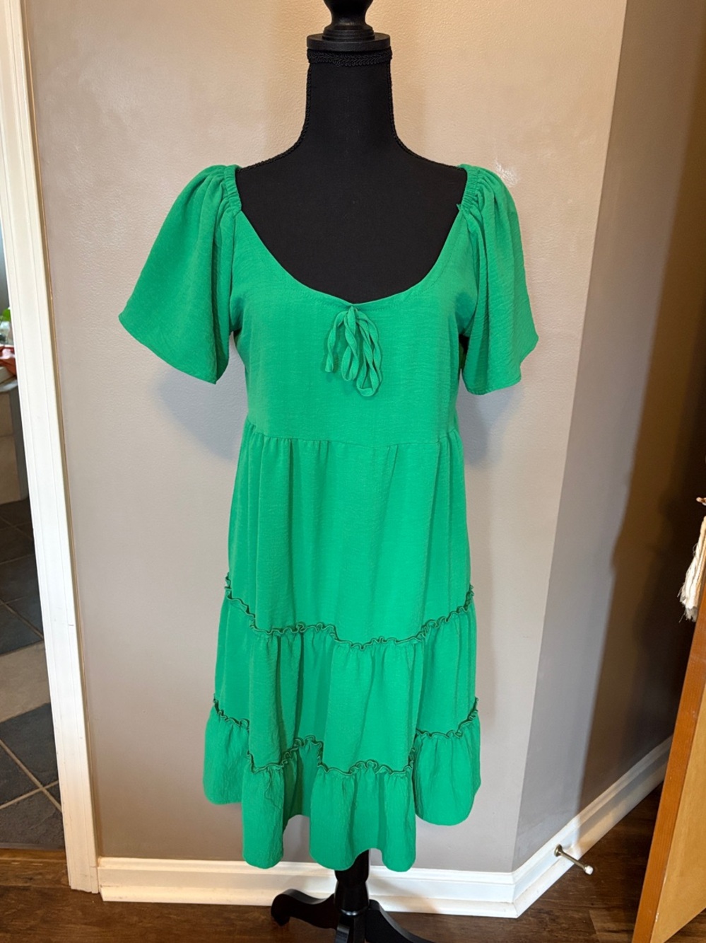 bobeau Emerald Green Tiered Scoop-Neck Dress